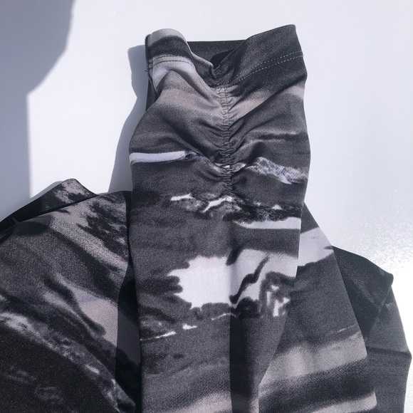 Calvin Klein Performance yoga pants - Picture 3 of 5